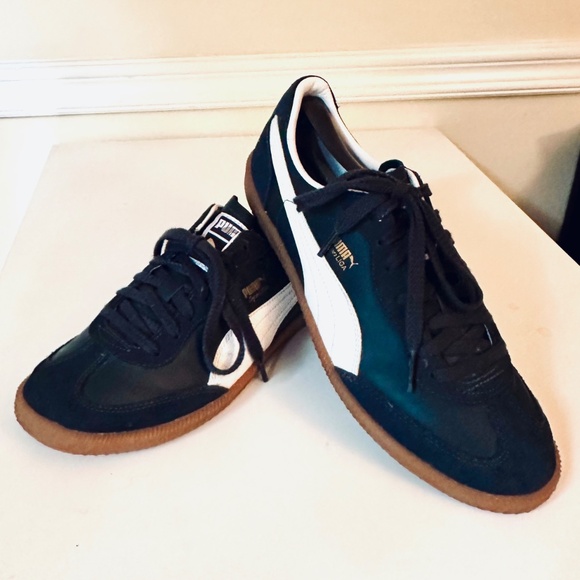 EUC - Puma - Men’s Super Liga - US Size 8 / EUR Size 40 - New Navy/White - Picture 2 of 9